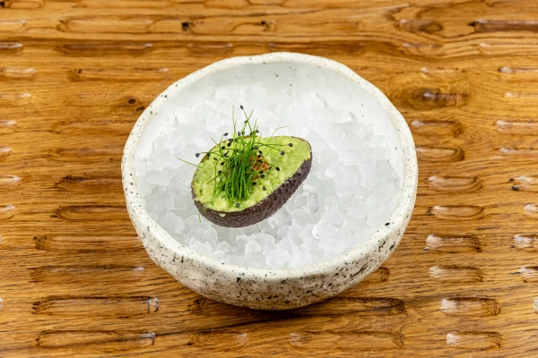 Тар-тар из тунца с авокадо