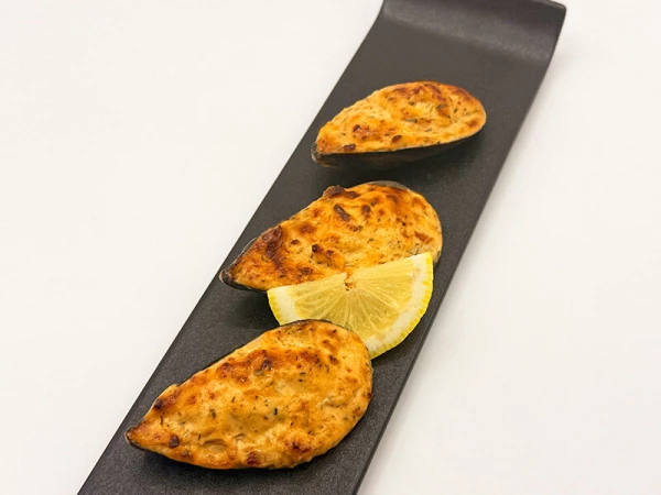 Мидии запеченные с чесночным соусом