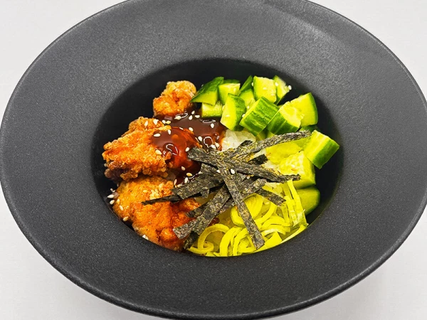 Цыпленок тонкацу с овощами