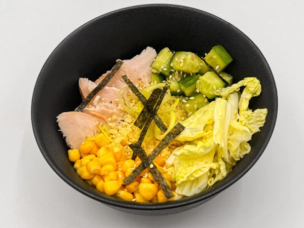 Боул с курицей и кускусом