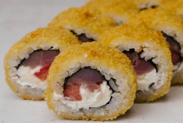 Темпурный ролл с тунцом