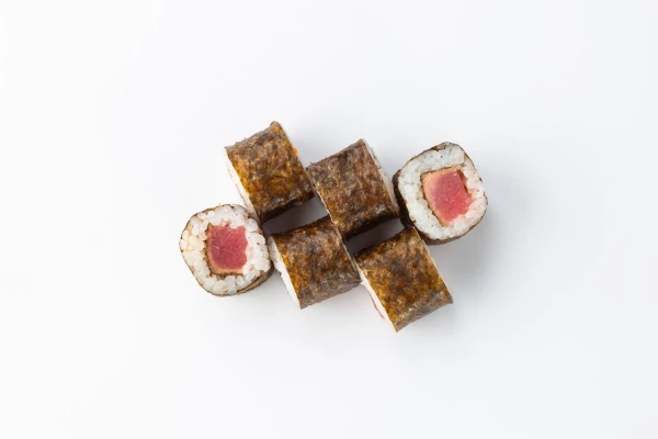 Мини ролл с тунцом татаки