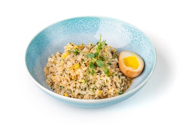 Рис с яйцом и овощами
