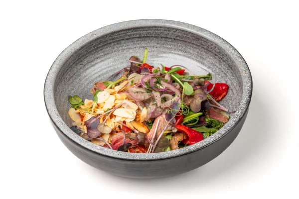 Салат с ростбифом