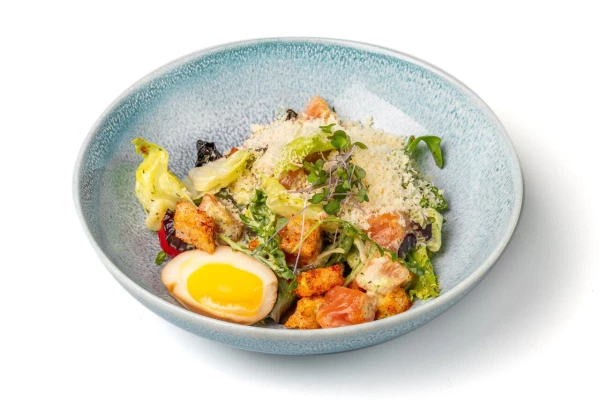 Цезарь с семгой .