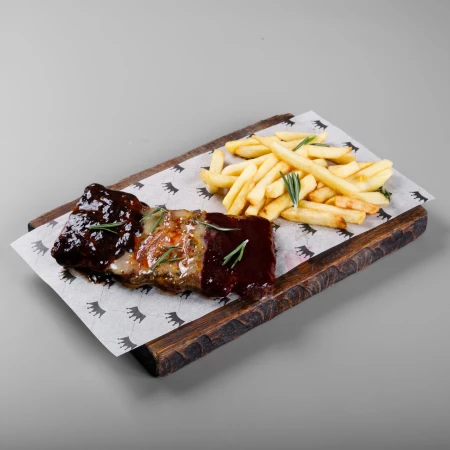 Ребра свиные с картофелем фри