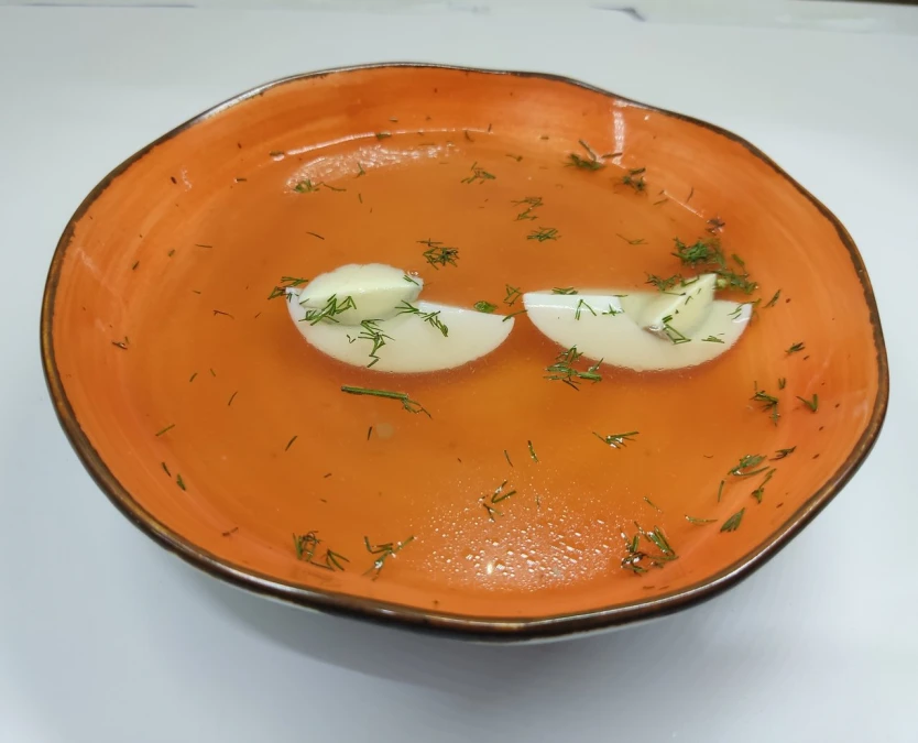 Бульон с яйцом