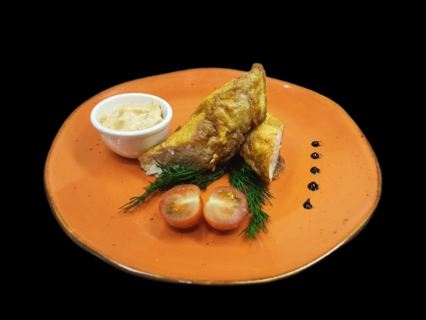 Куринный рулетик с белым соусом