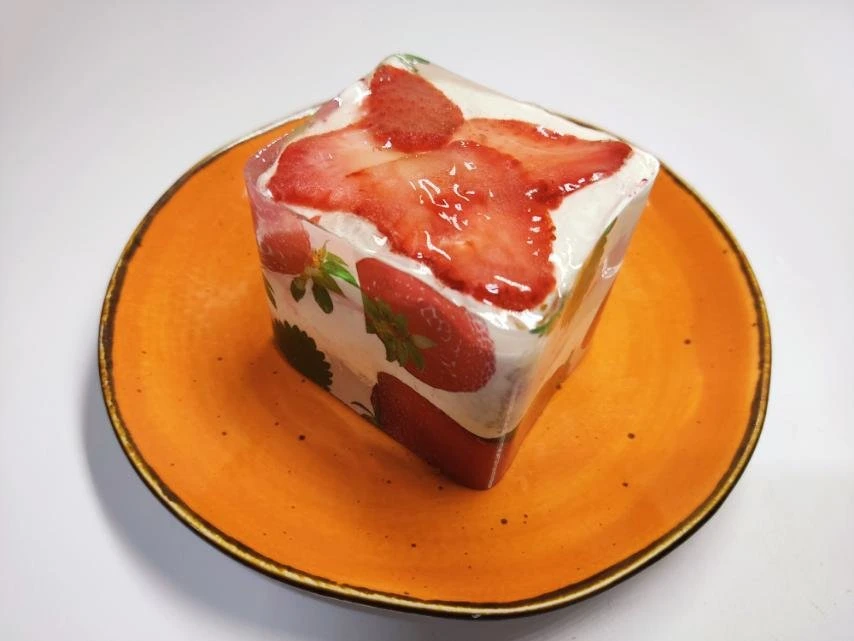 Пирожное Клубничка