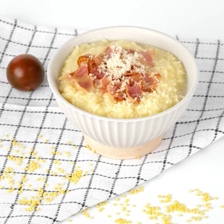 Каша пшенная с беконом и сыром