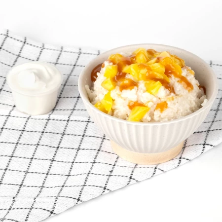 Каша рисовая на кокосовом молоке с манго