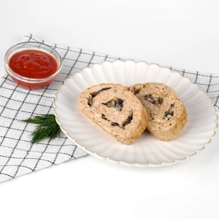 Рулет индейки с грибами и сыром