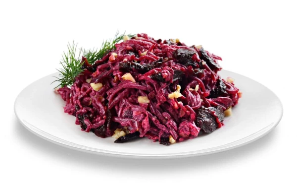 Свекла с черносливом и грецким орехом