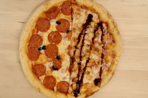 Пицца Цыпленок BBQ и Пеперони 30см