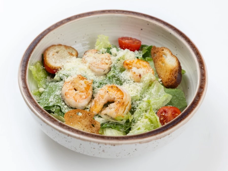 Салат Цезарь с креветкой