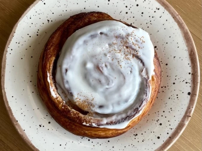 Улитка с заварным кремом и корицей