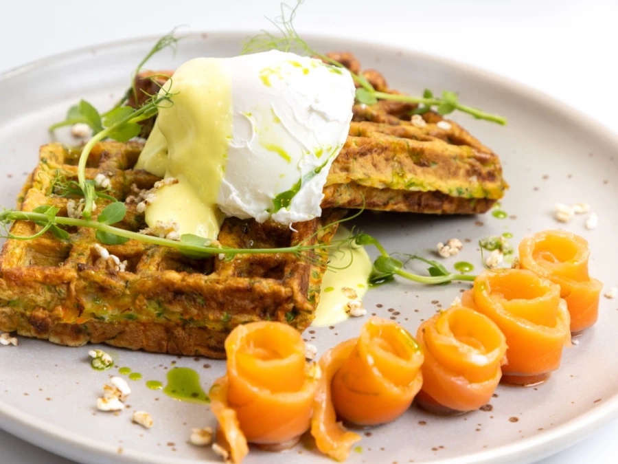 Вафли из цукини с форелью