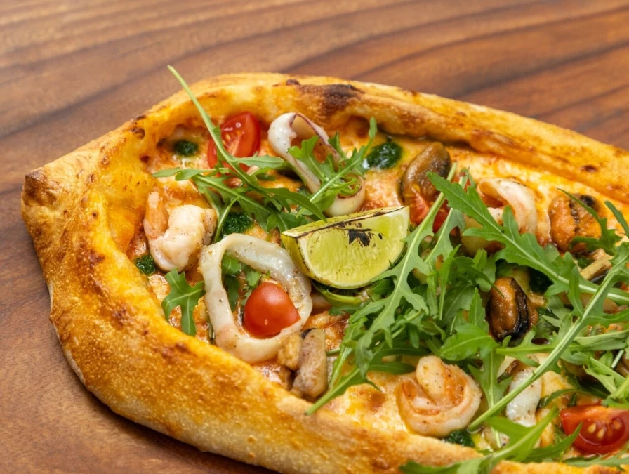 Пиде с морепродуктами