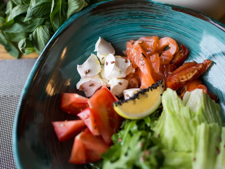 Боул с форелью