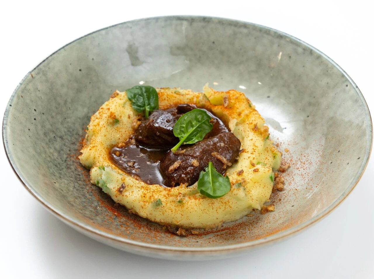 Томлёная говяжья щека