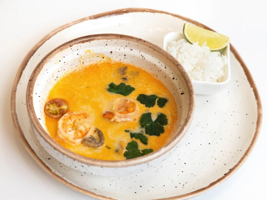 Том-ям с морепродуктами