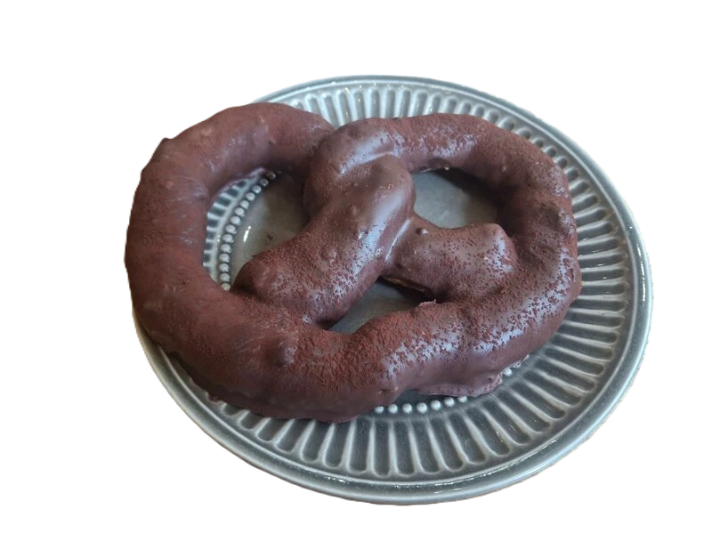 Слоёный крендель с шоколадом
