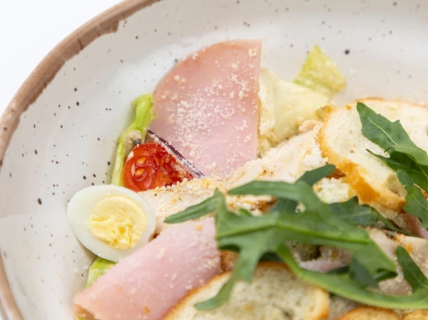 Салат Шеф с ветчиной и цыплёнком