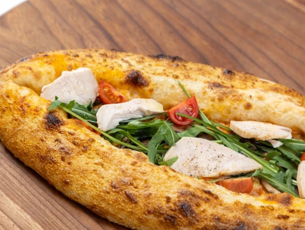 Пиде трюфельный цыплёнок и шампиньоны