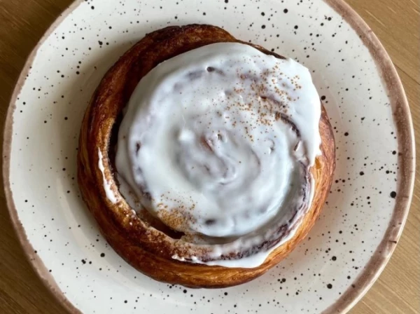 Улитка с заварным кремом и корицей