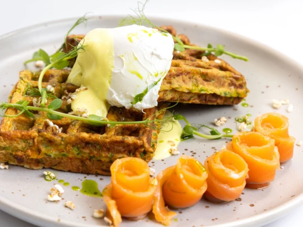 Вафли из цукини с форелью