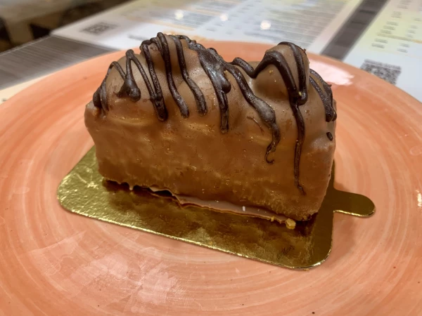 Финансье с фундуком в карамели