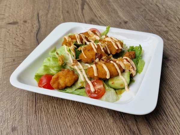 Салат с куриным попкорном