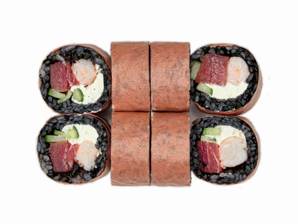 Блэк ролл с тунцом