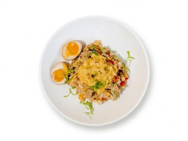 Тяхан с маринованным яйцом и чеддером