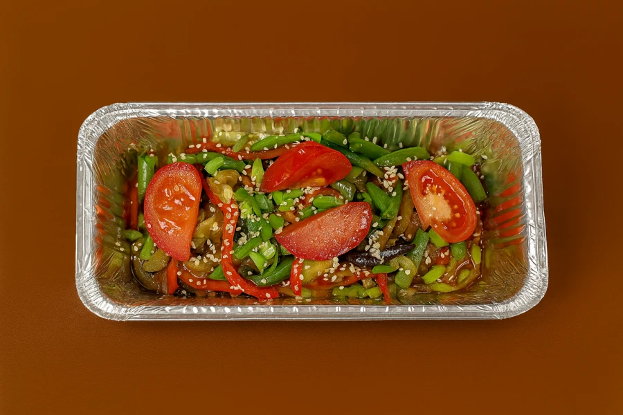 Салат с овощами горячий