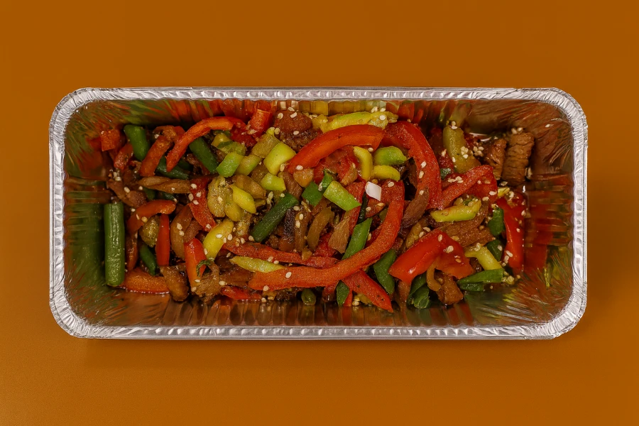 Салат со свининой и овощами горячий