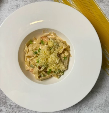 Паста с креветками и цукини