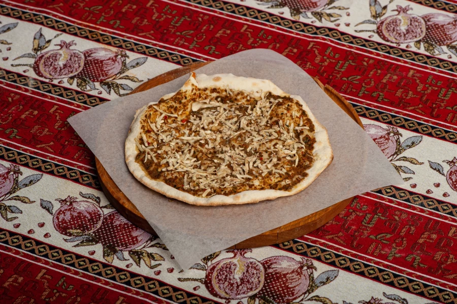 Ламаджо с грибами