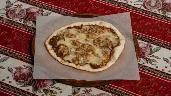 Ламаджо с сыром