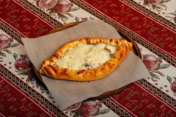 Хачапури "Мясной Гуру" со свининой