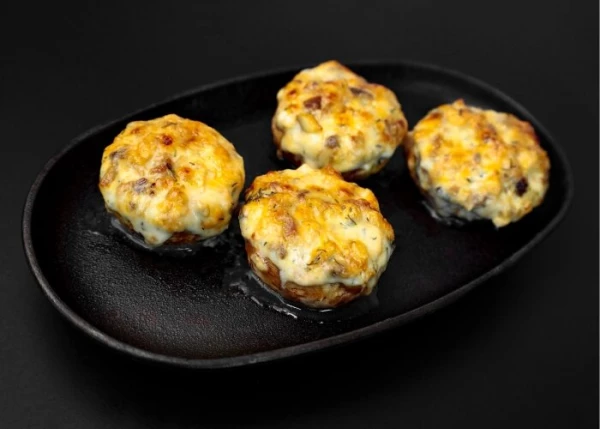 Шампиньоны запеченные с курицей