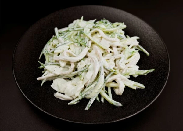 Салат с кальмаром