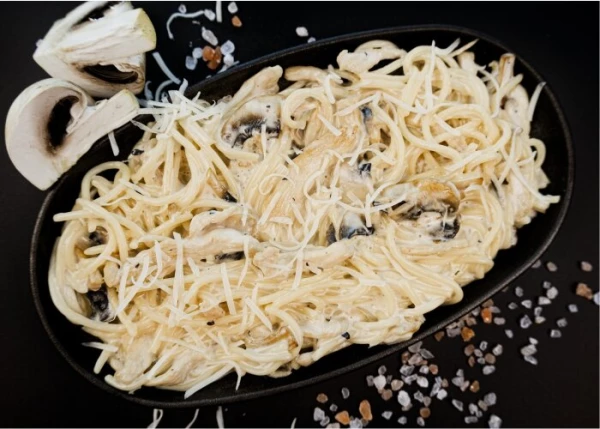 Паста с курицей и шампиньонами