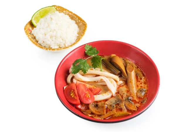 Том Ям с кальмаром