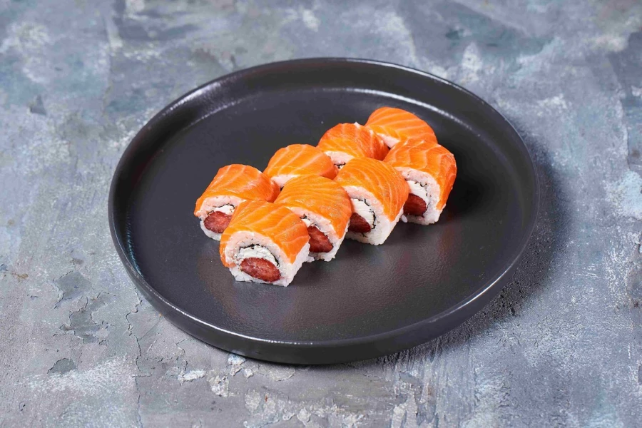 Ролл Филадельфия с Клубникой