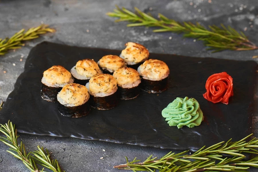 Запеченный ролл Цезарь