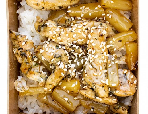 Рис курица с ананасами