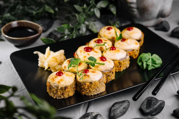 Rulou Tempura cu creveți copt sub sos de brânză