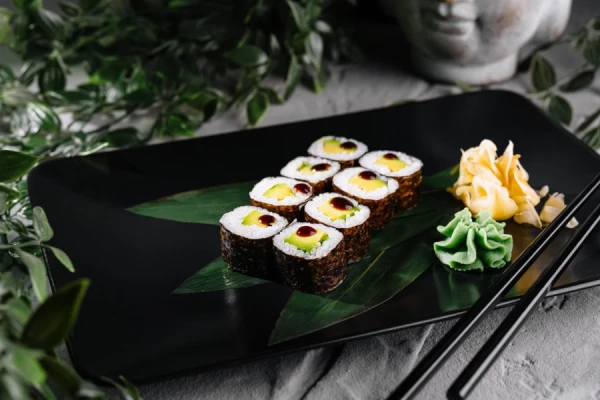 Маки с авокадо