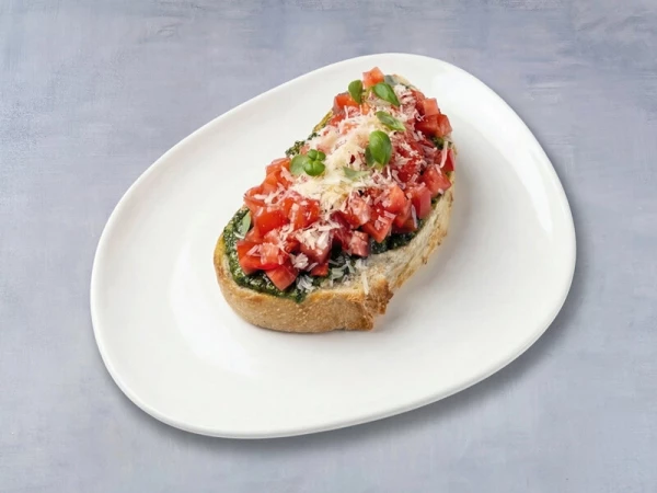 Брускетта с узбекскими томатами и соусом песто